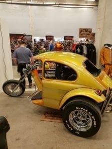 Ein Auto oder Motorrad oder Auto oder...